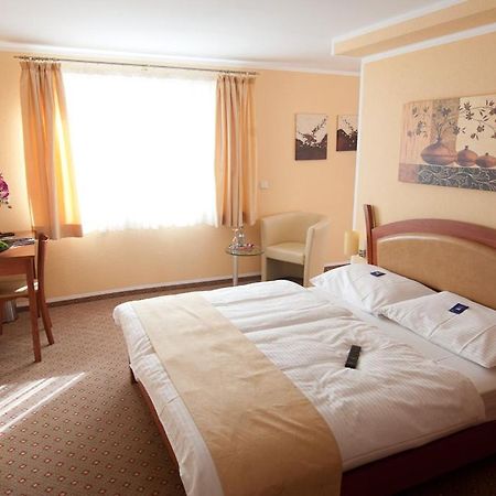 Aristo Hotel Фильдерштадт Номер фото